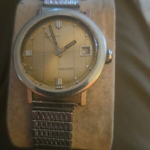 Gold Dial Men's Wristwatch with Silver Bracelet
